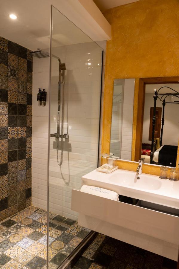Villa Monument Hotel Aliayabiagba Экстерьер фото